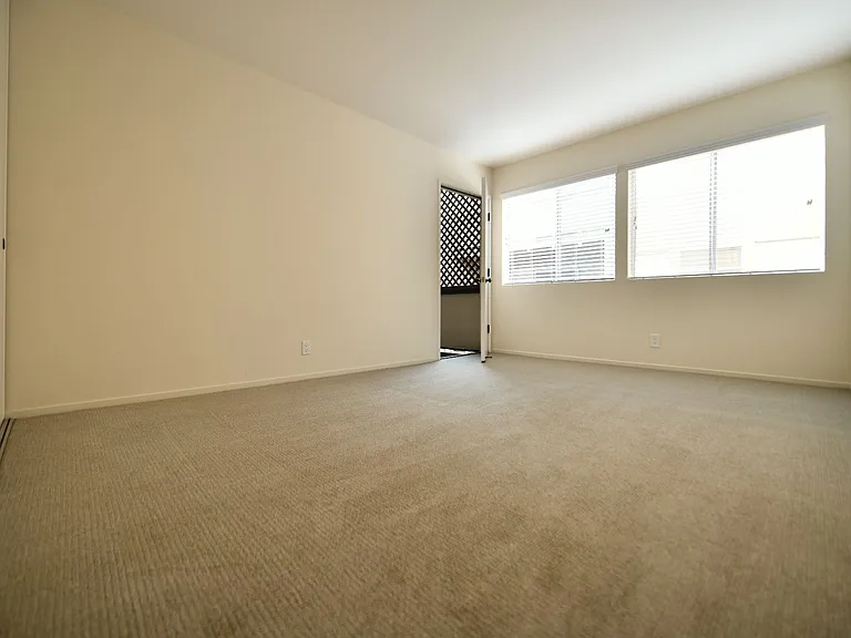 5401 Broadway Ter — Photo 25