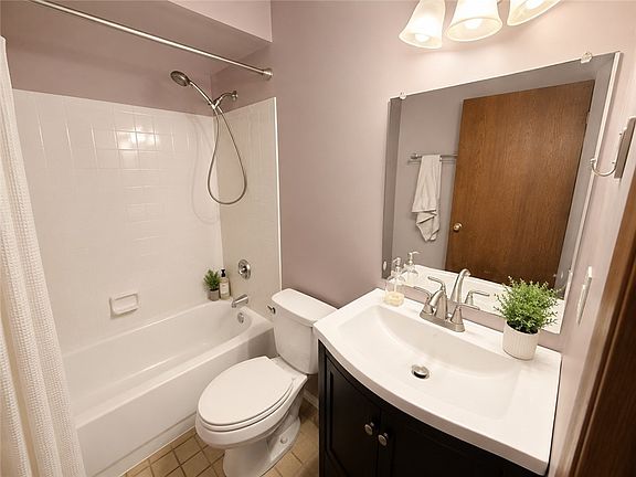 5th image of 3222 Kennett Sq