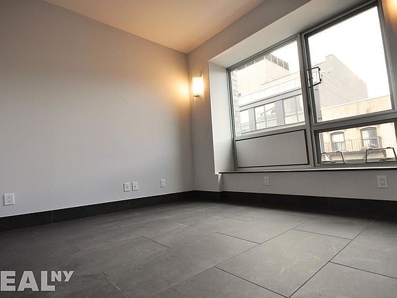 5th image of 164 Attorney St APT 402