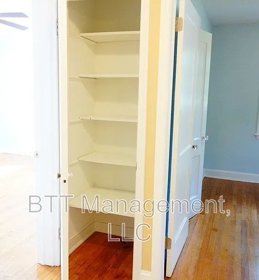 8405 Greenwood Ave #2 — Photo 25