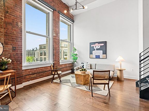 2nd image of 1401 R St NW APT 201