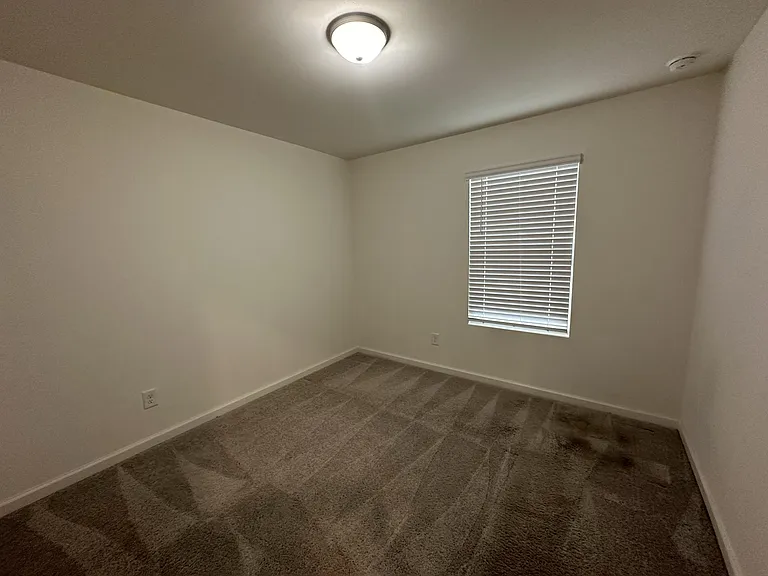 128 Swindon Dr — Photo 12