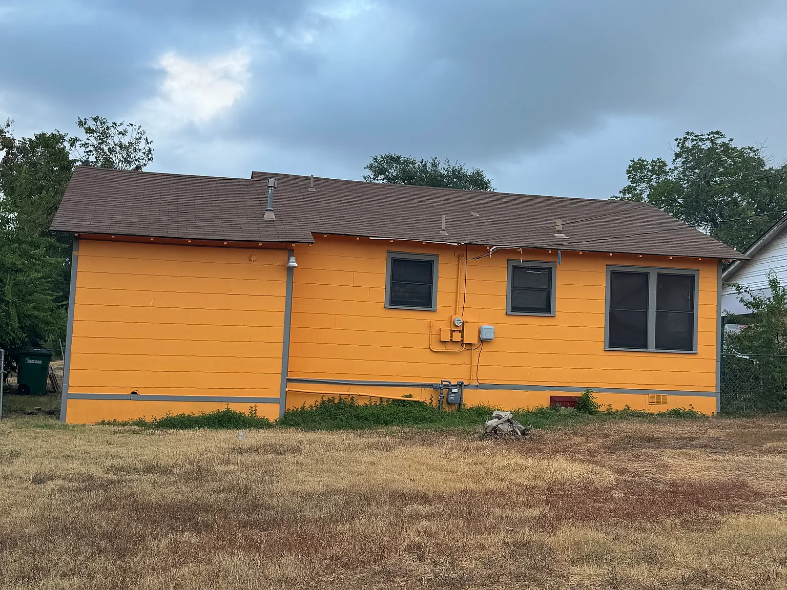 2 bed, 800 sqft, $1,100 — Photo 1
