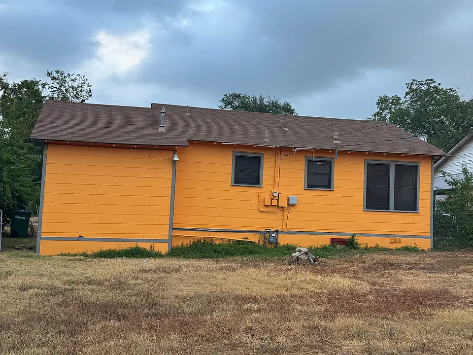 546 Glamis Ave