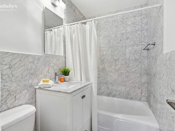 300 East 71st Street image 8 of 12