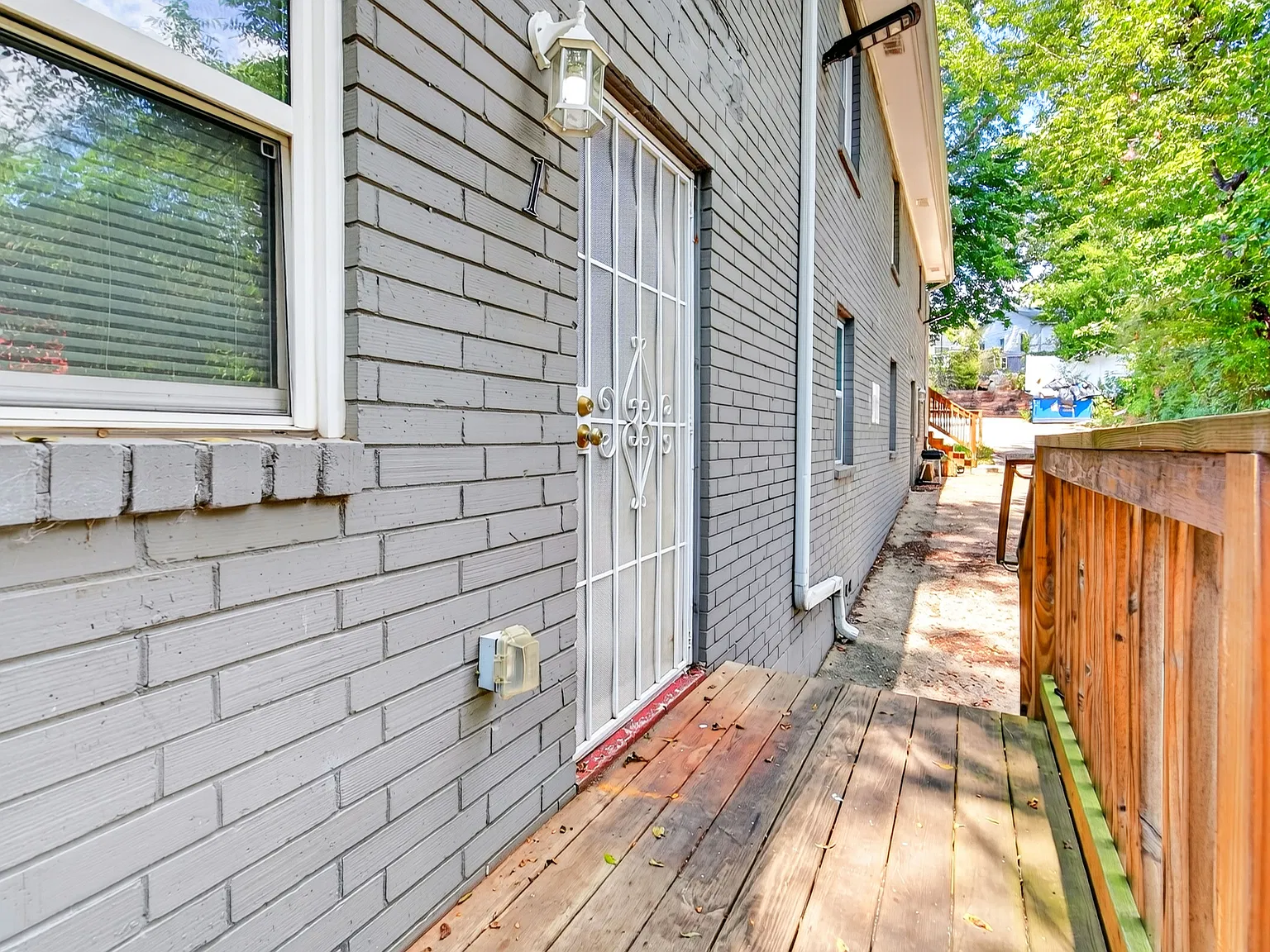 2 bed, 750 sqft, $1,550 — Photo 2