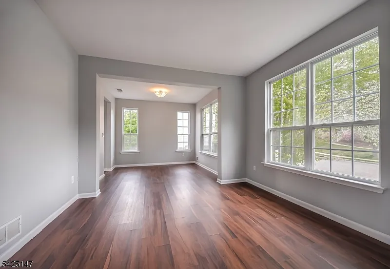 4 bed, 2.5 bath, $3,750 — Photo 3