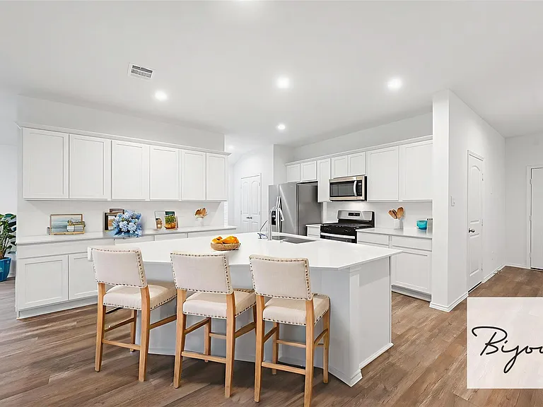 3085 Emerald Ocean Dr — Photo 10