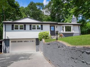 17 Highland Ave, Bloomingdale, NJ 07403