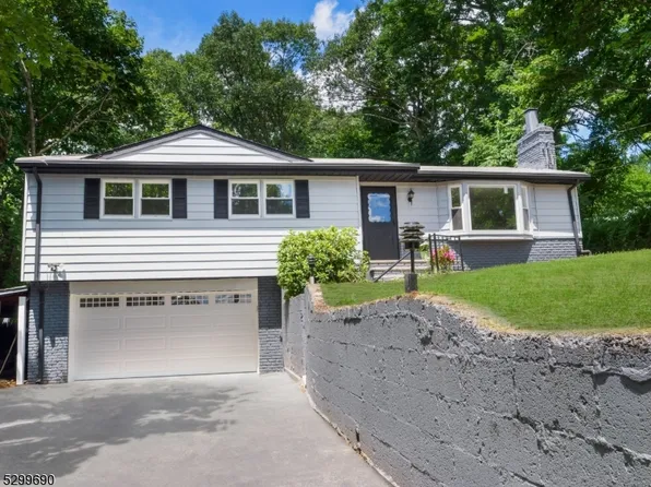 17 Highland Ave, Bloomingdale Boro, NJ 07403