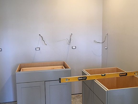 2nd image of 408 Thomas Ave Ste 2