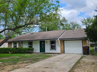 1204 Aransas St, Lockhart, TX 78644