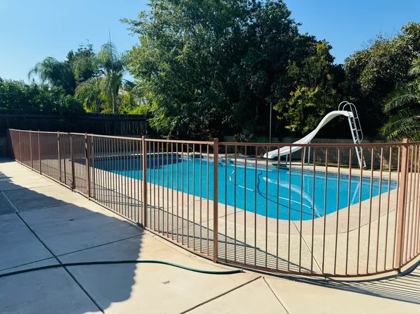 6400 Highland Knolls Dr, Bakersfield, CA 93306