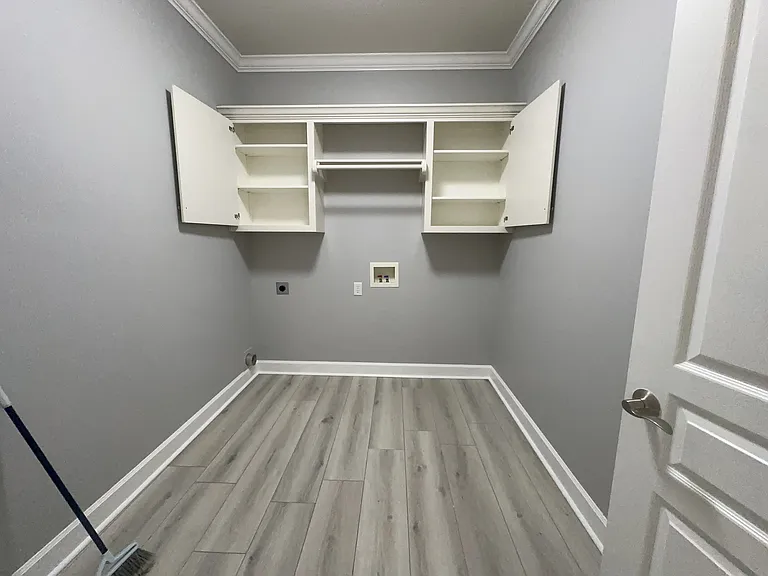 3650 Victoria Dr — Photo 12