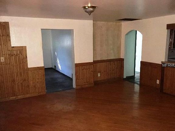 2nd image of 12203 Cartouche Ave