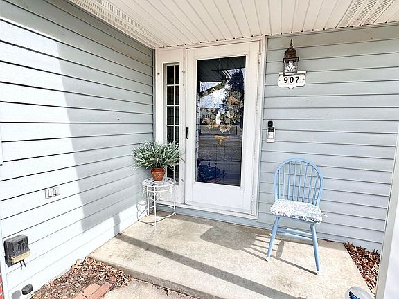 4th image of 907 Crestridge Rd