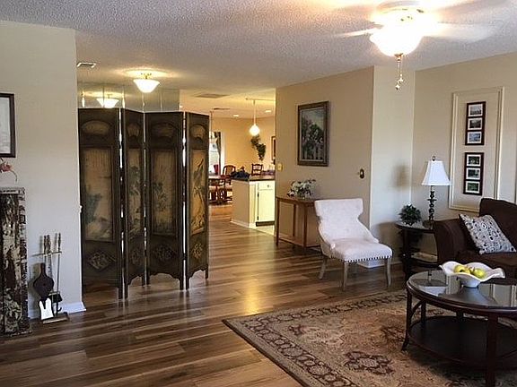 4th image of 1609 Bentwood Dr