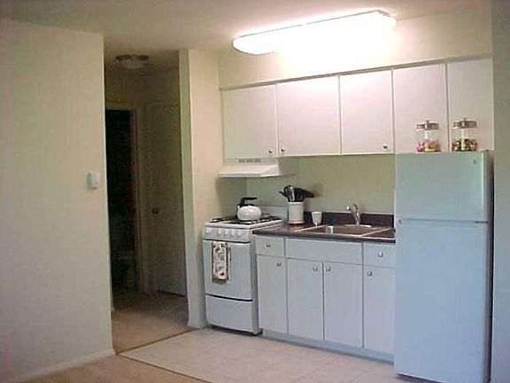 Kitchen & Hallway
