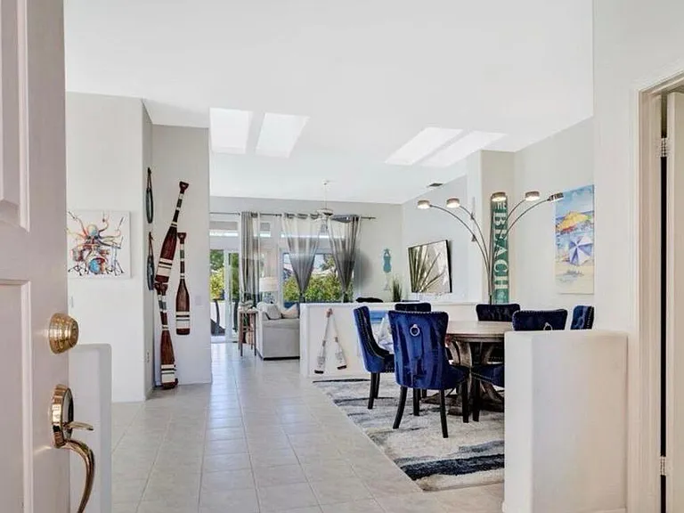 38635 Orangecrest Rd — Photo 3