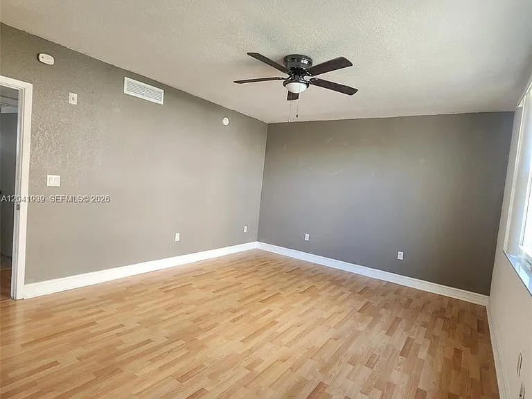 1080 99th St #221 — Photo 16