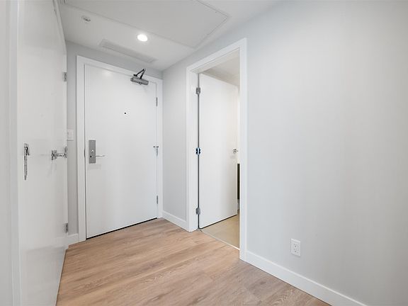 3rd image of 567 Emerson St #2609
