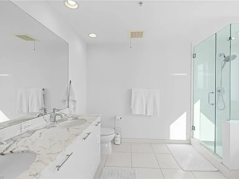 3000 Oasis Grand Blvd #1101 — Photo 10