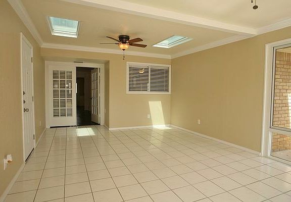 4th image of 1110 De Pauw Dr