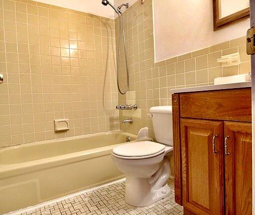 3rd image of 6928 75th St #2L