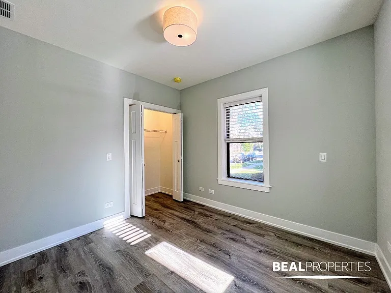 916 Crain St #1 — Photo 10