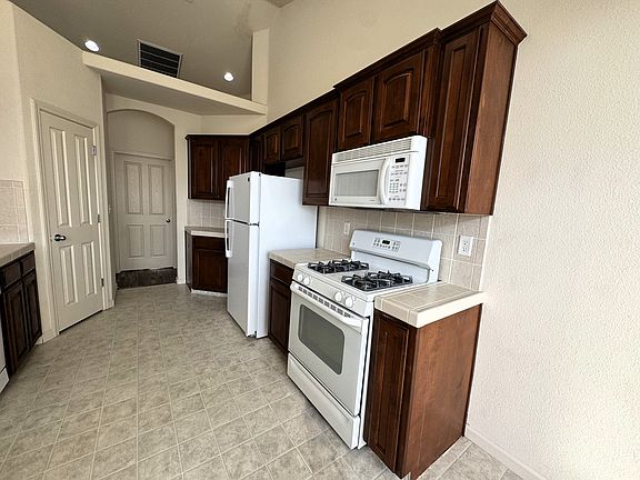 5th image of 10824 N Bunkerhill Dr