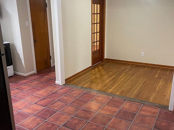 5th image of 2221 San Antonio St