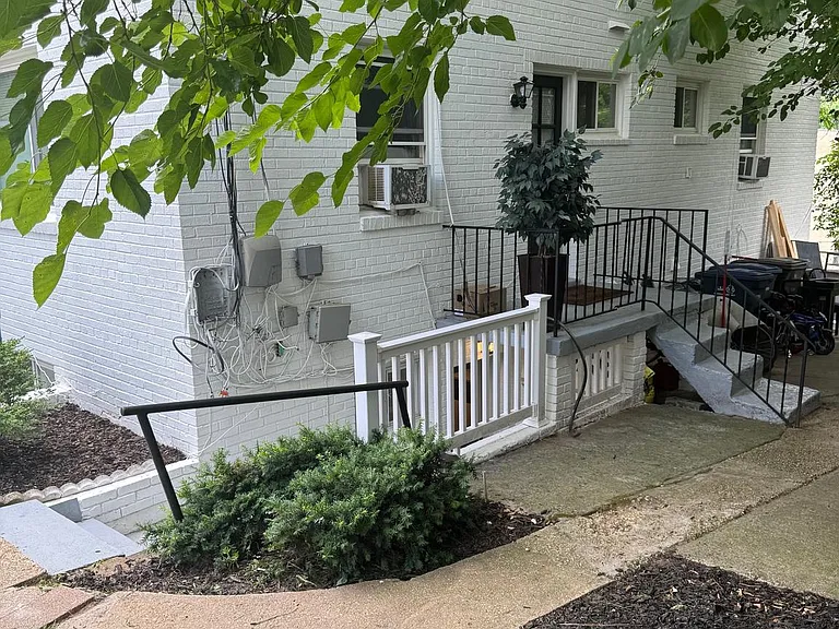 4253 Brooks St NE #B — Photo 19