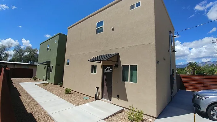 2 bed, 2.5 bath, 1232 sqft, $1,650 — Photo 2