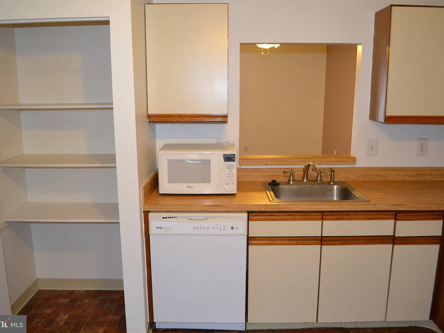2 bed, 1.5 bath, 1120 sqft, $1,500 — Photo 4