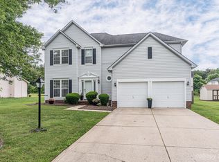 9412 Cantle Dr, Charlotte, NC 28216