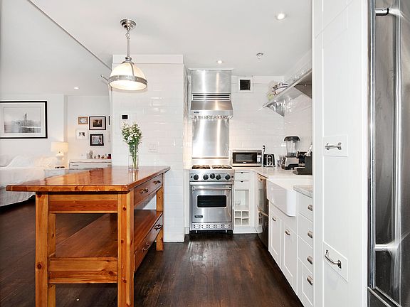 3rd image of 175 E 2nd St APT 3B
