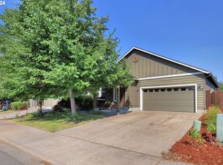 1059 S 1st St, Cottage Grove, OR 97424