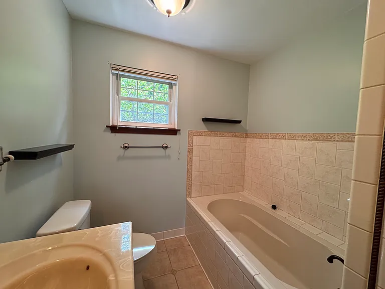 1739 Wendy Ln — Photo 11