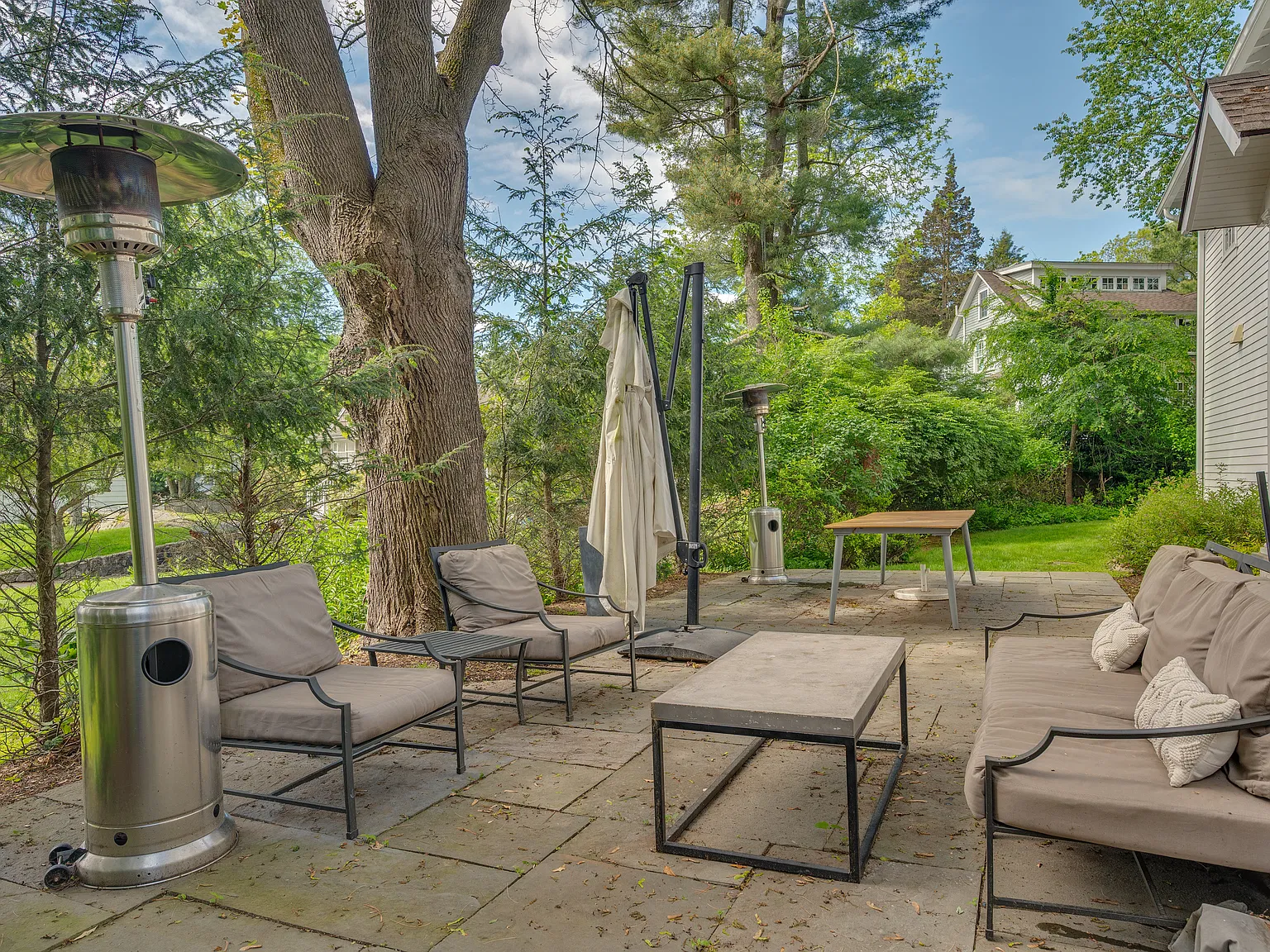 192 Highland Avenue — Photo 4