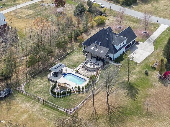 3rd image of 5507 Meadow Stream Way