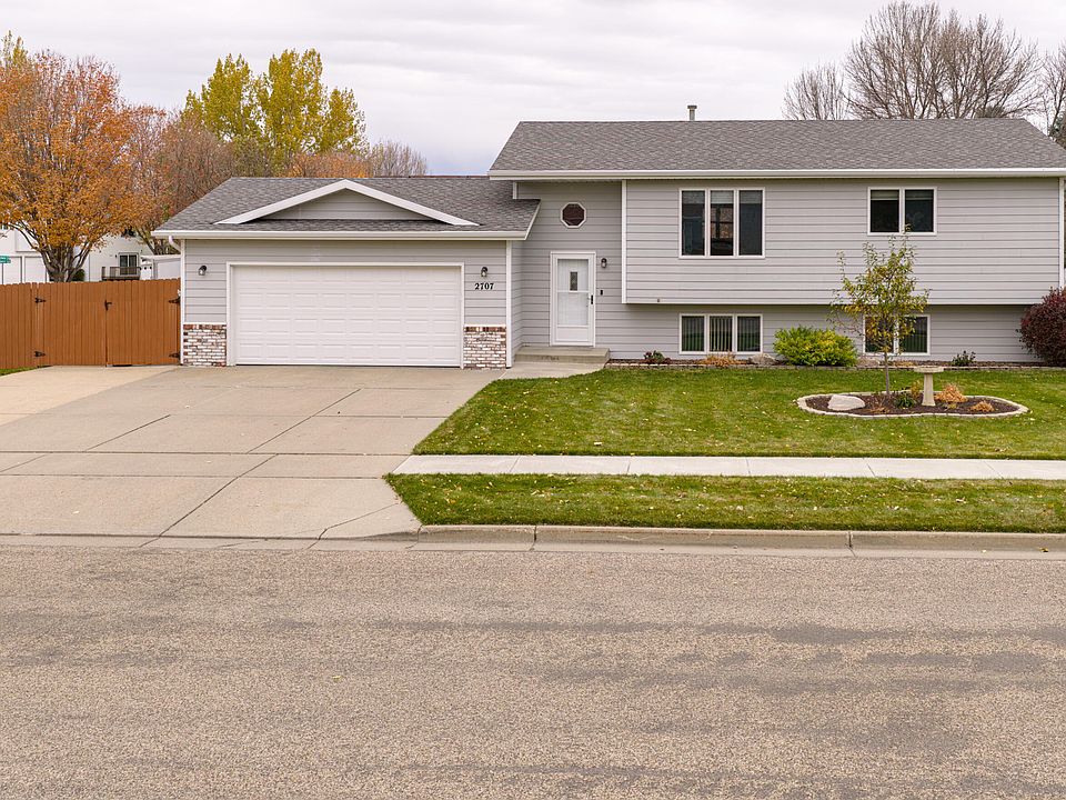 1st image of 2707 Essex Loop