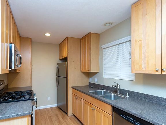 4th image of 828 S Magnolia Ave Unit 2