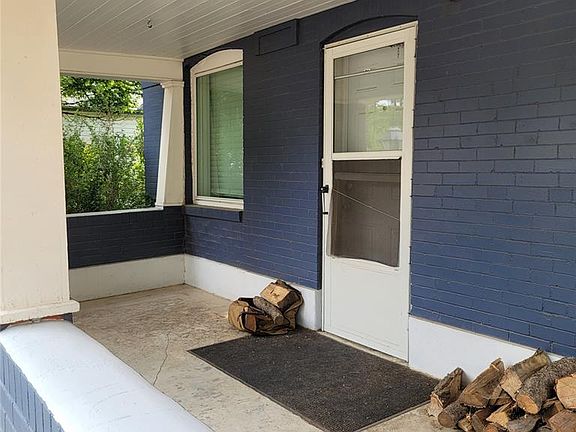 3rd image of 811 Myrtle Ave