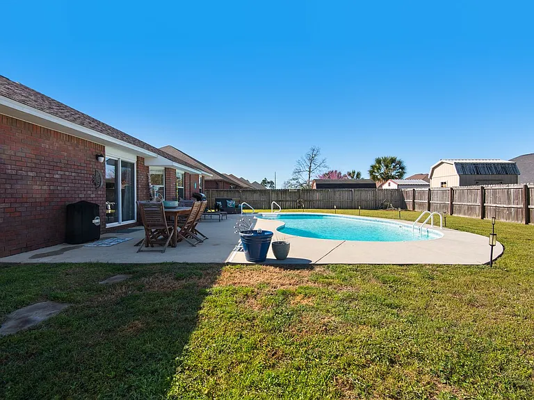 6165 Winchester Cir — Photo 32