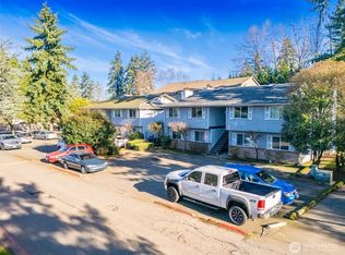 3201 S 208th St, Seattle, WA