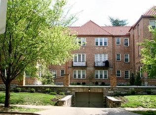 7530 Cromwell Dr APT 2N, Saint Louis, MO 63105