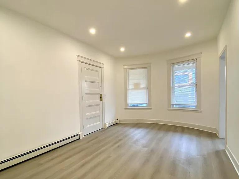 20 Howard St #1 — Photo 4