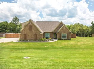 392 Byhalia Creek Farms Rd E, Byhalia, MS 38611