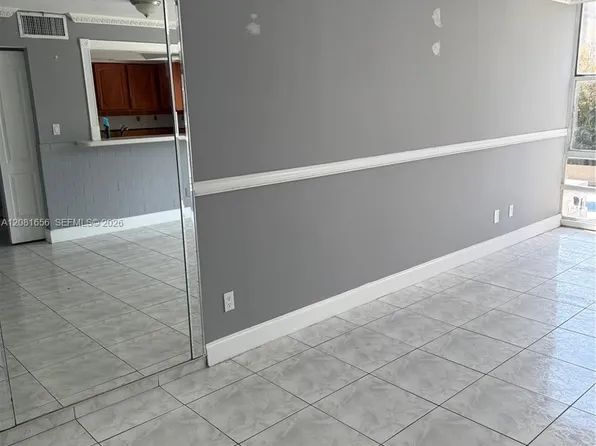 210 172nd St APT 326, Sunny Isles Beach, FL 33160