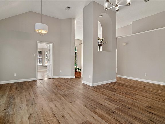 4th image of 2616 Potomac Dr
